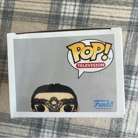 Netflix The Witcher Yennefer Funko Pop #1210 - Picture 6 of 6